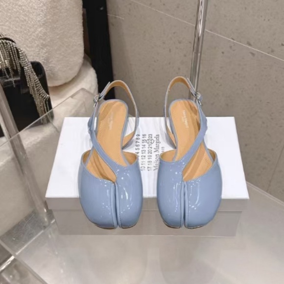 MM6 Maison Martin Margiela Shoes - MM6 Maison Martin Margiela Light Blue Split-Toe Slingback Mules